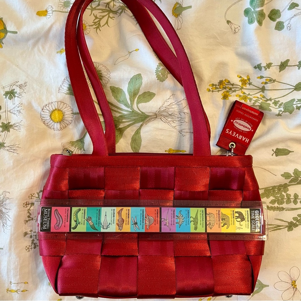 Harvey’s seatbelt bag. Red. Medium tote. Very clean. - Picture 3 of 9